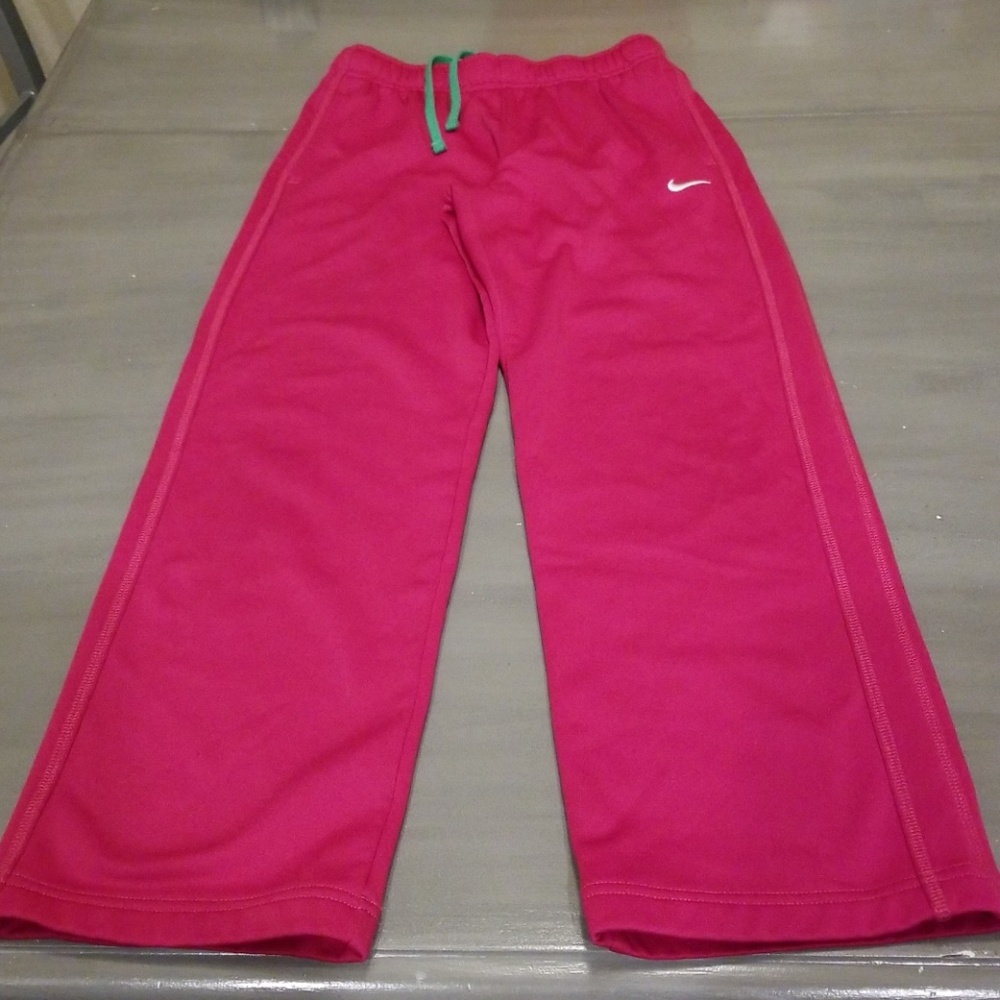 Youth Large Nike Therma Fit Fuchsia Color